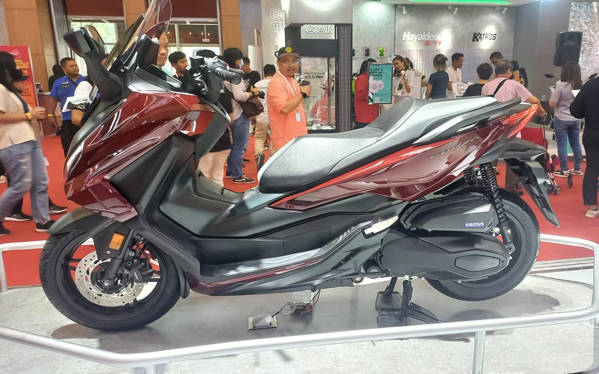 Yamaha Dibuat Panik! Honda PCX 175 2024 Hadir dengan Kapasitas Performa Mesin Lebih Bertenaga
