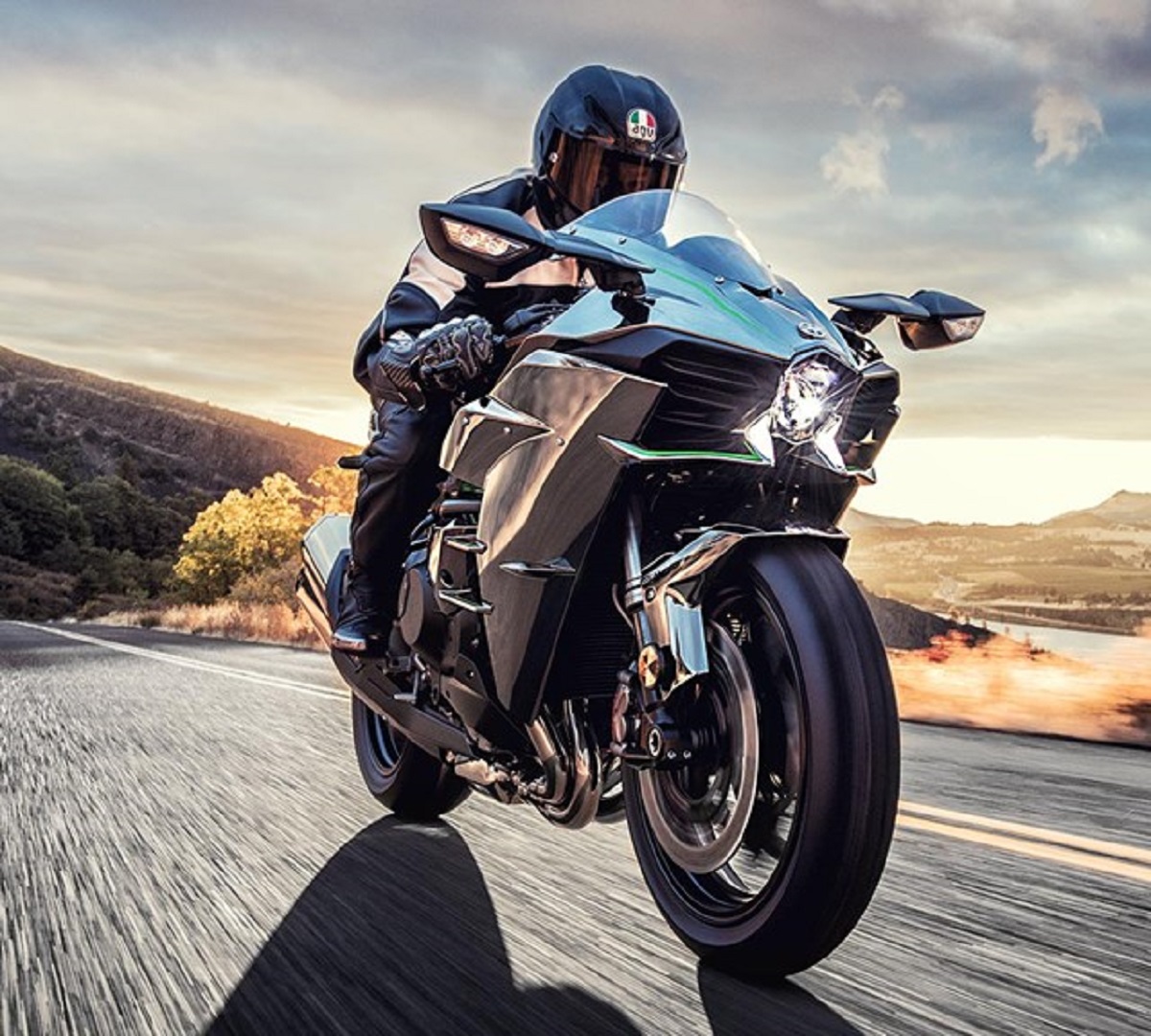 Kawasaki Ninja H2: Motor Supercharged Paling Buas dengan Harga Fantastis
