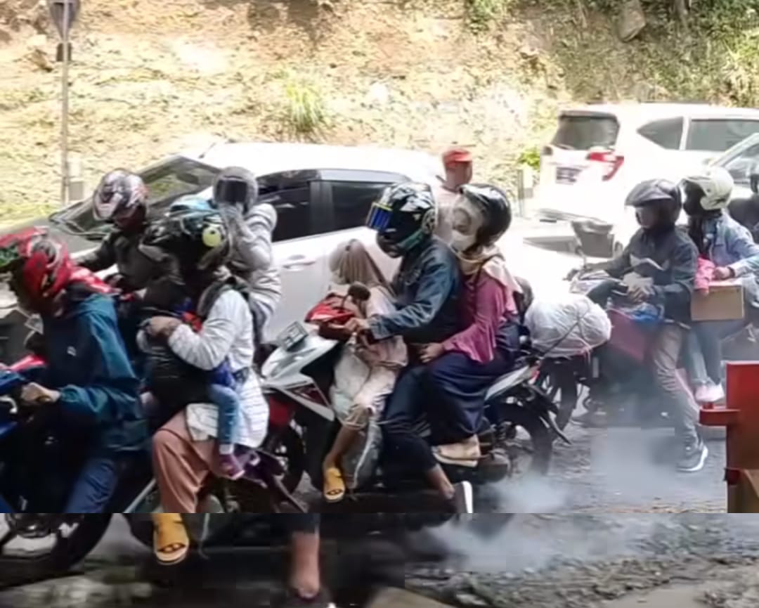Video Bonceng Tiga, Mesin Motor Honda BeAT Ngebul saat Mudik