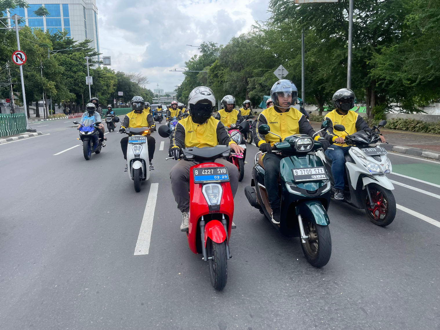 Intip Keseruan Puluhan Bikers Honda Mampir ke IIMS 2024