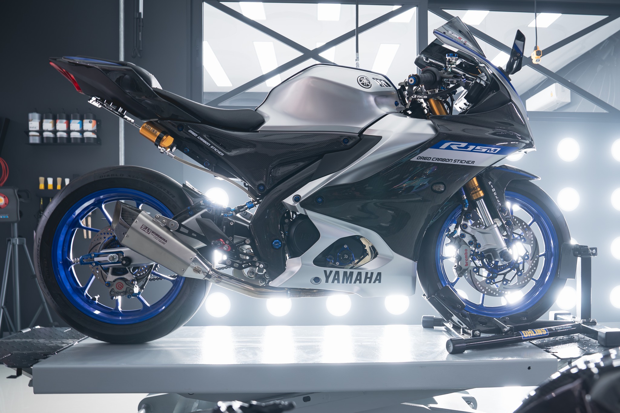 Yamaha R15M 2024 Dapat Aksesoris Karbon dan Knalpot Yoshimura